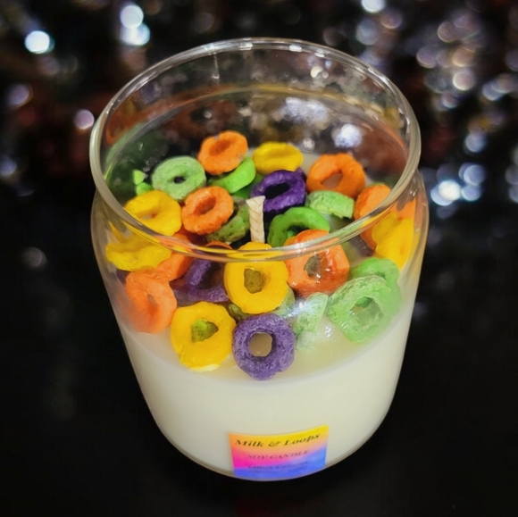 Milk & Loops Soy Candle - Picture 5 of 5